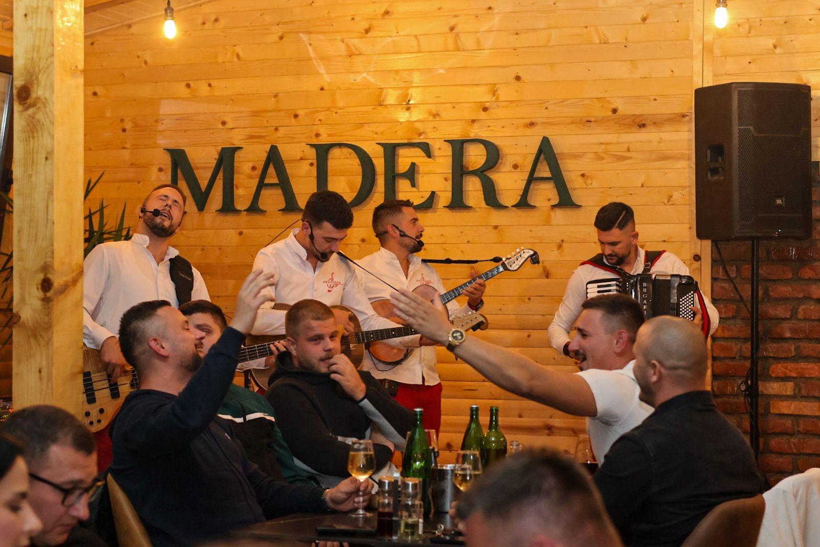 Madera Bar
